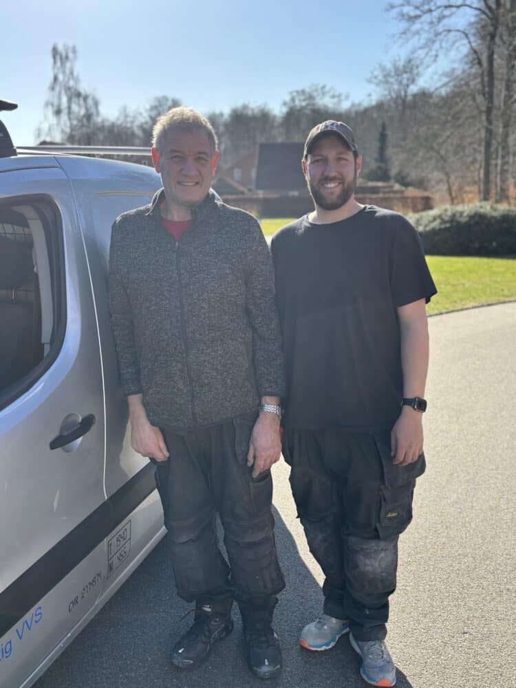 Erfarne VVS-installatører fra David Hertig VVS i arbejde hos kunde i Hørsholm, Gentofte eller Kokkedal – specialiseret i professionel VVS-service og installation.